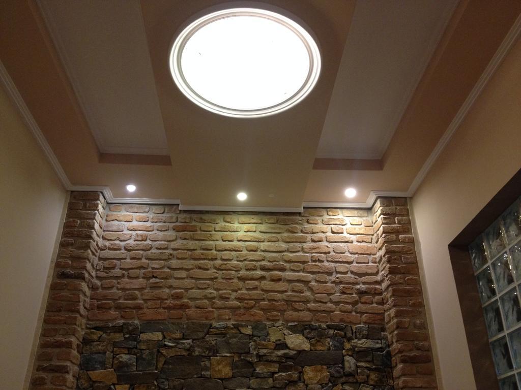 Menis Haus Apartment Vrasna Bagian luar foto