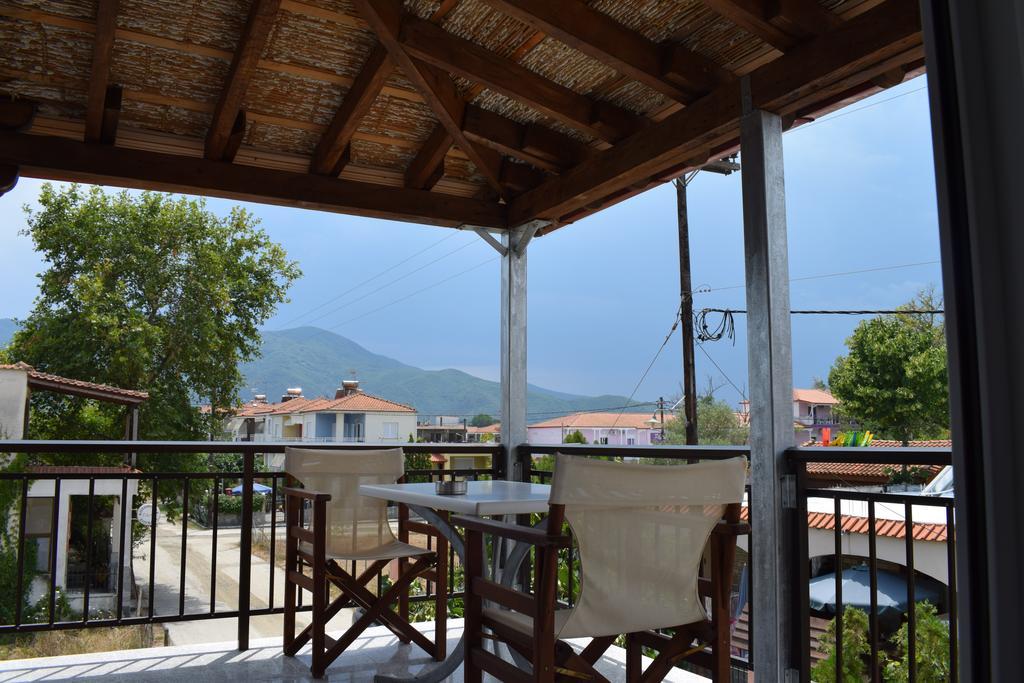 Menis Haus Apartment Vrasna Bagian luar foto