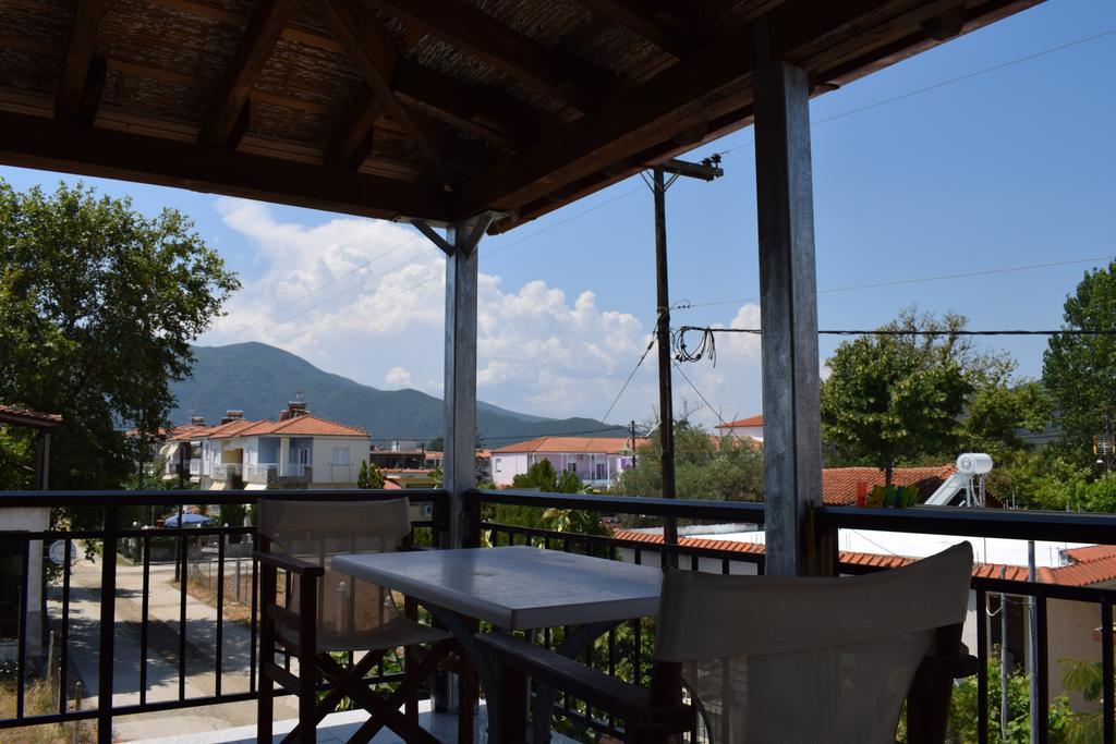Menis Haus Apartment Vrasna Bagian luar foto
