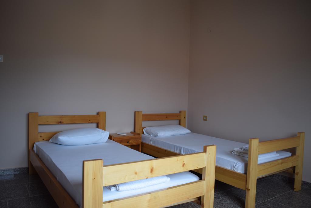 Menis Haus Apartment Vrasna Bagian luar foto